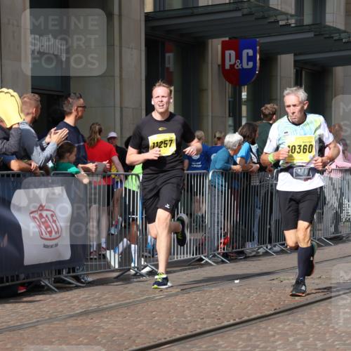 13.09.2026 - 21. swb-Marathon Bremen Strokosch-Dieckow http://msf.ph/oto/10339840 13.09.2026 11:06:53 Ziel 10156, 10205, 10360, 10488, 10748, 11100, 11123, 11246, 11257, 11393, 11439, 11600, 11684, 11696, 11759, 11822, 11823, 11917, 12020, 12173, 12255, 12266, 12536, 10323, 10378, 10654, 10663, 10795, 10849, 10989, 11021, 11066, 11240, 11370, 12124, 12146, 12219, 12249 meine-sportfotos.de