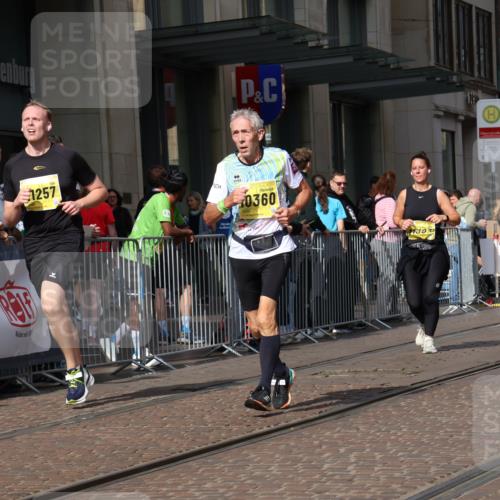 13.09.2026 - 21. swb-Marathon Bremen Strokosch-Dieckow http://msf.ph/oto/10339860 13.09.2026 11:06:54 Ziel 10156, 10205, 10360, 10488, 10748, 11100, 11123, 11246, 11257, 11393, 11417, 11439, 11600, 11684, 11696, 11759, 11822, 11823, 11865, 11917, 12020, 12173, 12255, 12266, 12536, 10323, 10378, 10654, 10663, 10795, 10849, 10989, 11021, 11066, 11257, 11370, 12124, 12146, 12219, 12249 meine-sportfotos.de