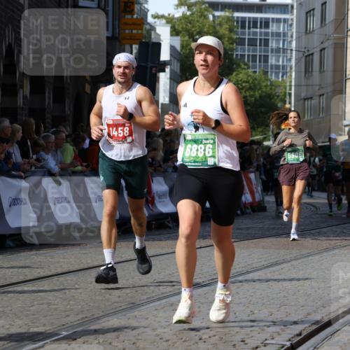 13.09.2026 - 21. swb-Marathon Bremen Strokosch-Dieckow http://msf.ph/oto/10339889 13.09.2026 13:26:07 Ziel 150, 191, 1163, 1458, 1647, 1752, 2033, 2421, 2708, 2781, 2987, 3124, 3186, 3722, 3806, 4067, 4161, 4411, 4439, 4717, 4842, 4927, 5013, 5139, 5622, 5701, 5703, 6135, 7638, 7780, 8271, 8597, 8890, 9440, 2434, 2658, 3983, 4723, 4724, 5747, 5854, 5906, 5934, 6230, 6639, 7626, 8817 meine-sportfotos.de