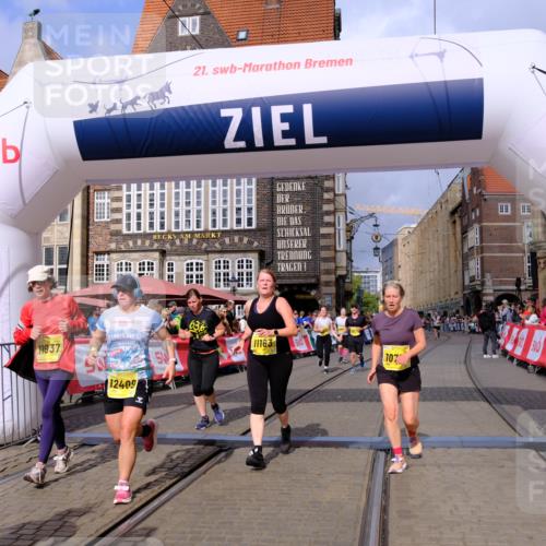 13.09.2026 - 21. swb-Marathon Bremen Tim E. http://msf.ph/oto/10339916 13.09.2026 11:09:53 Ziel 10234, 10386, 10417, 10424, 10556, 10696, 10712, 10769, 10785, 10981, 10990, 10991, 11192, 11225, 11914, 11937, 12409, 12474, 12532 meine-sportfotos.de