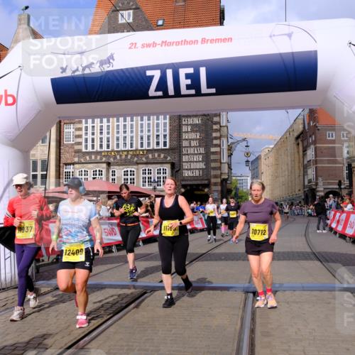 13.09.2026 - 21. swb-Marathon Bremen Tim E. http://msf.ph/oto/10339925 13.09.2026 11:09:53 Ziel 10234, 10386, 10417, 10424, 10556, 10696, 10712, 10769, 10785, 10981, 10990, 10991, 11192, 11225, 11914, 11937, 12409, 12474, 12532 meine-sportfotos.de