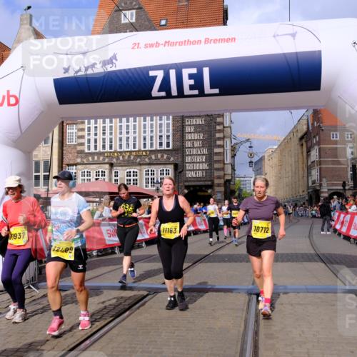 13.09.2026 - 21. swb-Marathon Bremen Tim E. http://msf.ph/oto/10339935 13.09.2026 11:09:53 Ziel 10234, 10386, 10417, 10424, 10556, 10696, 10712, 10769, 10785, 10981, 10990, 10991, 11192, 11225, 11914, 11937, 12409, 12474, 12532 meine-sportfotos.de