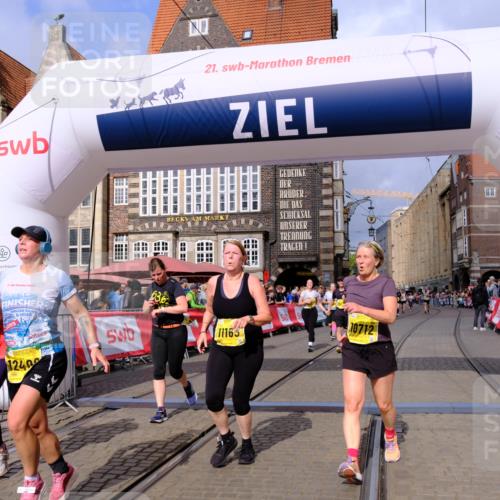 13.09.2026 - 21. swb-Marathon Bremen Tim E. http://msf.ph/oto/10339966 13.09.2026 11:09:53 Ziel 10234, 10386, 10417, 10424, 10556, 10696, 10712, 10769, 10785, 10981, 10990, 10991, 11192, 11225, 11914, 11937, 12409, 12474, 12532 meine-sportfotos.de