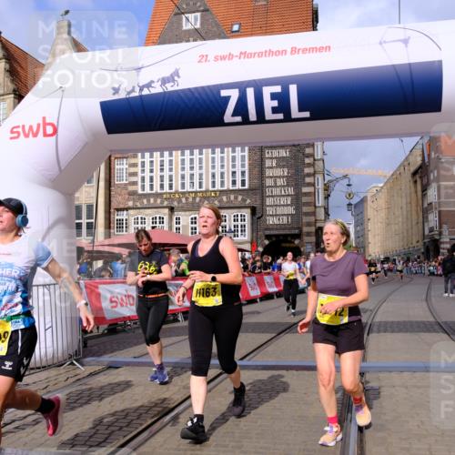 13.09.2026 - 21. swb-Marathon Bremen Tim E. http://msf.ph/oto/10339976 13.09.2026 11:09:53 Ziel 10234, 10386, 10417, 10424, 10556, 10696, 10712, 10769, 10785, 10981, 10990, 10991, 11192, 11225, 11914, 11937, 12409, 12474, 12532 meine-sportfotos.de