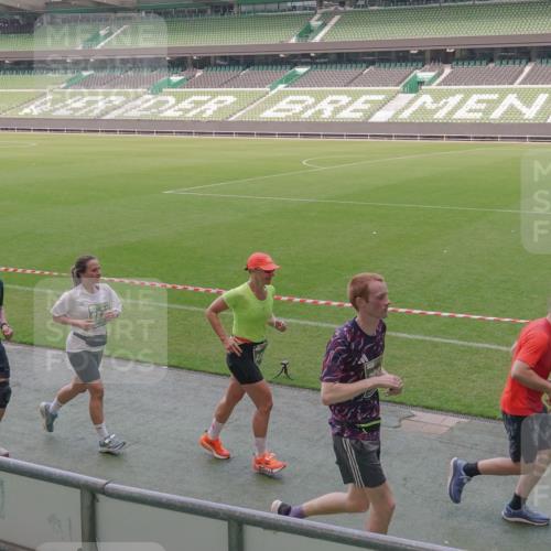 13.09.2026 - 21. swb-Marathon Bremen Michael Burmester http://msf.ph/oto/10340009 13.09.2026 13:20:11 Laufen im Stadion 333, 464, 512, 704, 938, 1066, 1129, 1156, 1409, 1439, 1446, 1506, 1697, 1756, 1765, 1815, 1846, 1916, 2010, 2028, 2064, 2139, 2201, 2224, 2240, 2258, 2278, 2315, 2349, 2394, 2395, 2417, 2437, 2501, 2519, 2533, 2557, 2563, 2588, 2622, 2626, 2689, 2694, 2695, 2702, 2703, 2722, 2756, 2786, 2793, 2843, 2845, 2886, 2944, 2983, 3004, 3017, 3018, 3031, 3035, 3036, 3037, 3046, 3059, 3072, 3102, 3116, 3139, 3189, 3198, 3243, 3263, 3264, 3285, 3287, 3310, 3315, 3619 meine-sportfotos.de