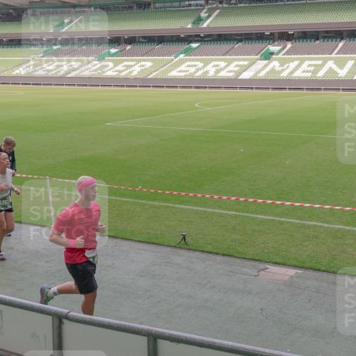 13.09.2026 - 21. swb-Marathon Bremen Michael Burmester http://msf.ph/oto/10340026 13.09.2026 13:20:16 Laufen im Stadion 333, 464, 512, 620, 704, 938, 1066, 1129, 1156, 1409, 1439, 1446, 1506, 1697, 1756, 1808, 1815, 1846, 1916, 2010, 2028, 2064, 2139, 2201, 2224, 2240, 2258, 2278, 2315, 2349, 2394, 2395, 2417, 2437, 2501, 2519, 2533, 2557, 2563, 2588, 2622, 2626, 2689, 2694, 2695, 2702, 2703, 2722, 2736, 2756, 2786, 2793, 2843, 2845, 2886, 2944, 2983, 3004, 3017, 3018, 3031, 3035, 3036, 3037, 3046, 3059, 3070, 3072, 3074, 3102, 3116, 3139, 3189, 3198, 3243, 3263, 3264, 3287, 3310, 3315 meine-sportfotos.de