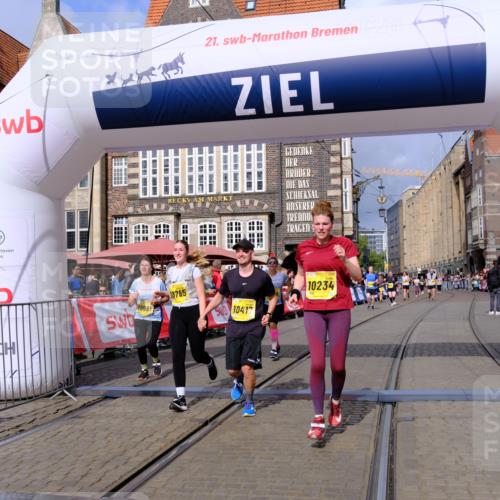 13.09.2026 - 21. swb-Marathon Bremen Tim E. http://msf.ph/oto/10340028 13.09.2026 11:09:56 Ziel 10234, 10386, 10417, 10424, 10696, 10712, 10785, 10990, 10991, 11192, 11937, 12409, 12449, 12474, 12532 meine-sportfotos.de