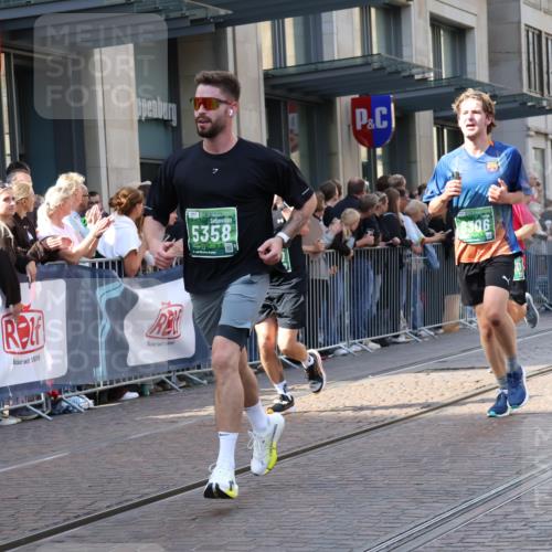 13.09.2026 - 21. swb-Marathon Bremen Strokosch-Dieckow http://msf.ph/oto/10340043 13.09.2026 13:27:08 Ziel 242, 323, 593, 857, 940, 1006, 1373, 1574, 2345, 2668, 3273, 3385, 3460, 3496, 3521, 4421, 4558, 5081, 5220, 5290, 5358, 5557, 5616, 6071, 6288, 6306, 7110, 8219, 9159, 9343, 9760, 10112, 10113, 13147, 531, 946, 1493, 1494, 2089, 2454, 3076, 3302, 3510, 3527, 4121, 4327, 4397, 4441, 4563, 4919, 5054, 5689, 5937, 5943, 6314, 6455, 6580, 6776, 7027, 7072, 7246, 7317, 7849, 8219, 8303, 9150, 9511, 9551, 9854, 9878, 13097 meine-sportfotos.de