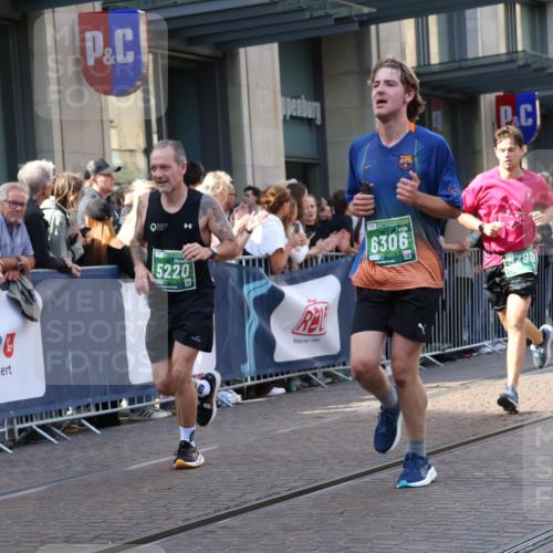13.09.2026 - 21. swb-Marathon Bremen Strokosch-Dieckow http://msf.ph/oto/10340096 13.09.2026 13:27:09 Ziel 242, 323, 593, 857, 940, 1006, 1373, 1574, 2345, 2668, 3273, 3385, 3460, 3496, 3521, 4421, 4558, 5081, 5220, 5290, 5358, 5557, 5616, 6071, 6288, 6306, 7110, 9159, 9343, 9760, 10112, 10113, 13147, 531, 946, 1493, 1494, 2089, 2454, 3076, 3302, 3510, 3527, 4121, 4327, 4397, 4441, 4558, 4563, 4919, 5689, 5937, 5943, 6314, 6455, 6580, 6776, 7027, 7072, 7246, 7317, 7849, 8219, 8303, 9150, 9159, 9511, 9551, 9854, 9878, 10112 meine-sportfotos.de