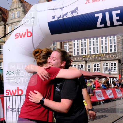 13.09.2026 - 21. swb-Marathon Bremen Tim E. http://msf.ph/oto/10340187 13.09.2026 11:10:08 Ziel 10234, 10417, 10435, 10645, 10696, 10737, 10785, 10990, 10991, 11119, 11383, 11437, 11441, 12449 meine-sportfotos.de
