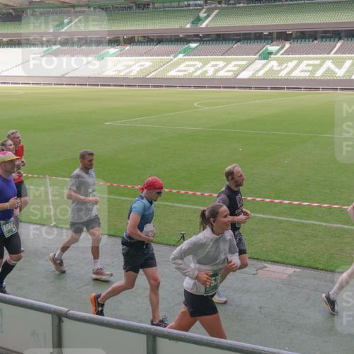 13.09.2026 - 21. swb-Marathon Bremen Michael Burmester http://msf.ph/oto/10340197 13.09.2026 13:20:33 Laufen im Stadion 333, 464, 512, 620, 704, 782, 938, 1066, 1129, 1156, 1158, 1316, 1409, 1439, 1446, 1676, 1697, 1756, 1808, 1815, 1846, 1916, 2010, 2028, 2064, 2139, 2201, 2240, 2258, 2278, 2315, 2349, 2394, 2395, 2414, 2417, 2437, 2501, 2519, 2533, 2588, 2626, 2689, 2694, 2695, 2702, 2703, 2722, 2736, 2756, 2793, 2843, 2886, 2983, 3004, 3010, 3017, 3018, 3031, 3035, 3036, 3037, 3046, 3059, 3070, 3074, 3102, 3116, 3139, 3144, 3189, 3243, 3263, 3264, 3310, 3315 meine-sportfotos.de