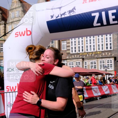 13.09.2026 - 21. swb-Marathon Bremen Tim E. http://msf.ph/oto/10340198 13.09.2026 11:10:08 Ziel 10234, 10417, 10435, 10645, 10696, 10737, 10785, 10990, 10991, 11119, 11383, 11437, 11441, 12449 meine-sportfotos.de