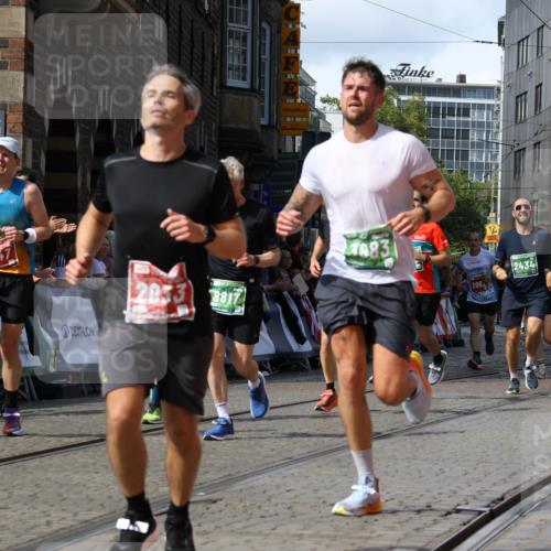 13.09.2026 - 21. swb-Marathon Bremen Strokosch-Dieckow http://msf.ph/oto/10340199 13.09.2026 13:26:16 Ziel 150, 1163, 1647, 2033, 2062, 2666, 2708, 2781, 2987, 3248, 3516, 3722, 4067, 4161, 4411, 4476, 4842, 5013, 5558, 5622, 5701, 6135, 6605, 7638, 7780, 8271, 8361, 8592, 9266, 9794, 1368, 1649, 2434, 2658, 3603, 3983, 5747, 5992, 6230, 6639, 7626, 8817, 9260, 13195 meine-sportfotos.de