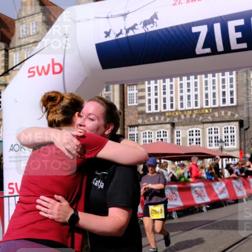 13.09.2026 - 21. swb-Marathon Bremen Tim E. http://msf.ph/oto/10340210 13.09.2026 11:10:08 Ziel 10234, 10417, 10435, 10645, 10696, 10737, 10785, 10990, 10991, 11119, 11383, 11437, 11441, 12449 meine-sportfotos.de