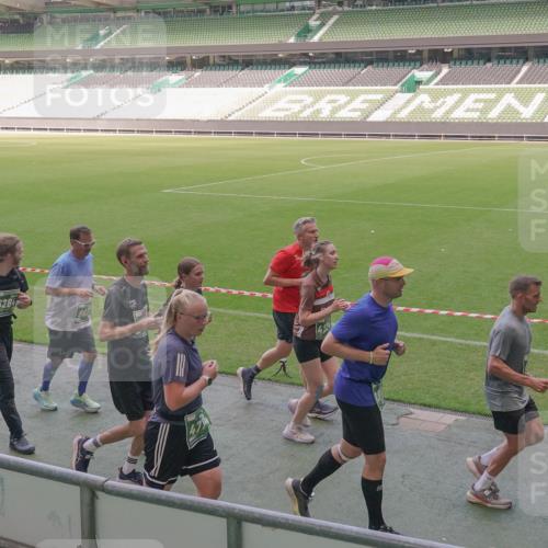 13.09.2026 - 21. swb-Marathon Bremen Michael Burmester http://msf.ph/oto/10340213 13.09.2026 13:20:34 Laufen im Stadion 333, 464, 512, 620, 704, 782, 938, 1066, 1129, 1156, 1158, 1316, 1409, 1439, 1446, 1676, 1697, 1756, 1808, 1815, 1846, 1916, 2010, 2028, 2064, 2139, 2201, 2240, 2258, 2278, 2315, 2349, 2394, 2395, 2414, 2417, 2437, 2501, 2519, 2533, 2551, 2588, 2626, 2689, 2694, 2695, 2702, 2703, 2722, 2736, 2756, 2793, 2843, 2886, 2983, 3004, 3010, 3017, 3018, 3031, 3035, 3036, 3037, 3046, 3059, 3070, 3074, 3102, 3116, 3139, 3144, 3189, 3243, 3263, 3264, 3310, 3315 meine-sportfotos.de