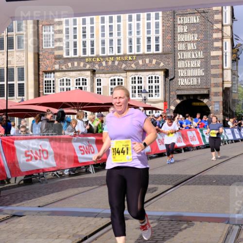 13.09.2026 - 21. swb-Marathon Bremen Tim E. http://msf.ph/oto/10340240 13.09.2026 11:10:12 Ziel 10299, 10435, 10645, 10737, 10751, 11119, 11383, 11437, 11441, 12449 meine-sportfotos.de