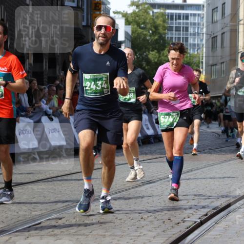 13.09.2026 - 21. swb-Marathon Bremen Strokosch-Dieckow http://msf.ph/oto/10340337 13.09.2026 13:26:20 Ziel 1163, 1647, 1896, 2033, 2062, 2666, 2708, 2987, 3248, 3516, 4067, 4476, 4724, 5013, 5558, 5622, 5701, 5854, 6135, 6605, 6886, 7638, 7780, 8271, 8361, 8592, 8635, 9266, 9794, 1368, 1649, 2658, 3526, 3603, 4077, 5747, 5992, 6639, 7626, 9260, 13195 meine-sportfotos.de