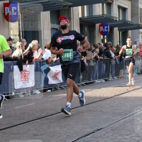 13.09.2026 - 21. swb-Marathon Bremen Strokosch-Dieckow http://msf.ph/oto/10340369 13.09.2026 13:27:18 Ziel 323, 440, 593, 857, 940, 1006, 1373, 1574, 1932, 2345, 2668, 2686, 3013, 3460, 3521, 3970, 4421, 4496, 4593, 4744, 5081, 5220, 5290, 5358, 5557, 5616, 6067, 6306, 7110, 7138, 7358, 8351, 9494, 9727, 13198, 242, 1493, 1494, 2454, 3273, 3385, 3496, 3527, 4121, 4327, 4397, 4558, 4563, 5689, 6071, 6288, 6776, 7027, 7072, 7849, 8219, 9150, 9159, 9343, 9511, 9760, 9854, 9878, 10112, 10113, 13147 meine-sportfotos.de