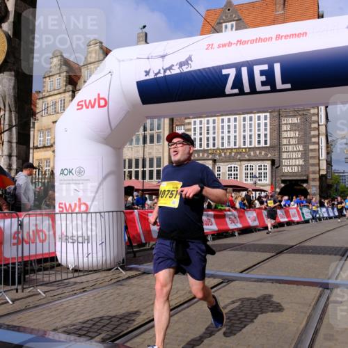 13.09.2026 - 21. swb-Marathon Bremen Tim E. http://msf.ph/oto/10340386 13.09.2026 11:10:20 Ziel 10299, 10435, 10751, 11119, 11383, 11437, 11441, 11933, 12117, 12207 meine-sportfotos.de
