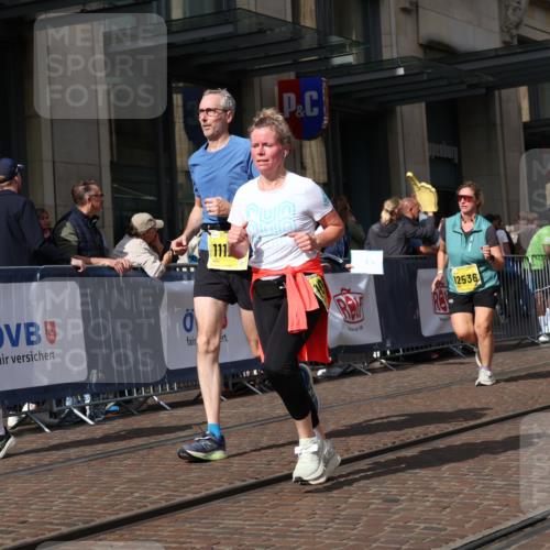 13.09.2026 - 21. swb-Marathon Bremen Strokosch-Dieckow http://msf.ph/oto/10340399 13.09.2026 11:07:11 Ziel 10138, 10205, 10279, 10280, 10363, 10364, 10488, 10501, 10505, 10580, 10695, 10748, 10907, 10935, 11123, 11223, 11246, 11417, 11643, 11759, 11767, 11865, 11899, 11917, 11924, 11934, 12020, 12167, 12168, 12173, 12194, 12210, 12266, 12277, 12419, 12509, 12536, 10156, 10360, 10378, 10663, 11100, 11257, 11393, 11439, 11600, 11684, 11696, 11759, 11822, 11823, 12255 meine-sportfotos.de