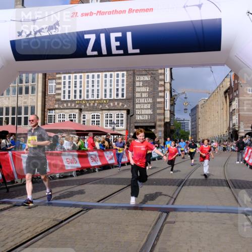 13.09.2026 - 21. swb-Marathon Bremen Tim E. http://msf.ph/oto/10340412 13.09.2026 11:10:24 Ziel 10299, 10435, 10751, 10963, 11119, 11732, 11933, 12117, 12207, 12293 meine-sportfotos.de
