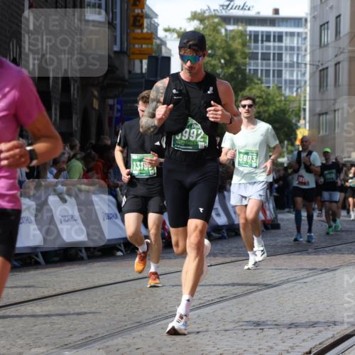 13.09.2026 - 21. swb-Marathon Bremen Strokosch-Dieckow http://msf.ph/oto/10340440 13.09.2026 13:26:22 Ziel 1163, 1647, 1896, 2062, 2666, 2708, 2987, 3248, 3516, 4067, 4476, 4724, 5558, 5701, 5854, 6135, 6605, 6886, 7638, 7780, 8271, 8361, 8592, 8635, 9266, 9794, 1368, 1649, 3526, 3603, 4077, 5992, 6548, 9260, 13195 meine-sportfotos.de