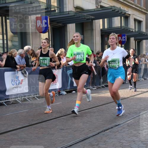 13.09.2026 - 21. swb-Marathon Bremen Strokosch-Dieckow http://msf.ph/oto/10340462 13.09.2026 13:27:20 Ziel 323, 440, 534, 593, 762, 857, 940, 1006, 1373, 1574, 1932, 2345, 2668, 2686, 3013, 3135, 3460, 3521, 3970, 4421, 4496, 4593, 4744, 5081, 5220, 5290, 5358, 5557, 5616, 6067, 6306, 7042, 7110, 7138, 7358, 8351, 9494, 9727, 13198, 242, 1493, 1494, 2454, 3273, 3385, 3496, 4121, 4397, 4558, 4563, 6071, 6288, 6776, 7027, 7072, 7849, 8219, 9159, 9343, 9511, 9760, 9854, 9878, 10112, 10113, 13147 meine-sportfotos.de