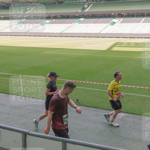13.09.2026 - 21. swb-Marathon Bremen Michael Burmester http://msf.ph/oto/10340497 13.09.2026 13:21:12 Laufen im Stadion 128, 258, 351, 423, 441, 464, 601, 620, 704, 782, 851, 1060, 1066, 1094, 1129, 1158, 1177, 1316, 1344, 1409, 1417, 1439, 1446, 1518, 1676, 1697, 1729, 1756, 1808, 1815, 1846, 1916, 2010, 2028, 2064, 2139, 2201, 2258, 2278, 2349, 2394, 2395, 2414, 2417, 2437, 2501, 2519, 2533, 2551, 2588, 2652, 2694, 2695, 2736, 2756, 2793, 2828, 2886, 2954, 2995, 3004, 3010, 3017, 3018, 3022, 3034, 3035, 3036, 3037, 3059, 3070, 3074, 3102, 3139, 3144, 3225, 3264, 3310 meine-sportfotos.de