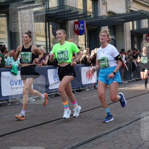 13.09.2026 - 21. swb-Marathon Bremen Strokosch-Dieckow http://msf.ph/oto/10340503 13.09.2026 13:27:20 Ziel 323, 440, 534, 593, 762, 857, 940, 1006, 1373, 1574, 1932, 2345, 2668, 2686, 3013, 3135, 3460, 3521, 3970, 4421, 4496, 4593, 4744, 5081, 5220, 5290, 5358, 5557, 5616, 6067, 6306, 7042, 7110, 7138, 7358, 8351, 9494, 9727, 13198, 242, 1493, 1494, 2454, 3273, 3385, 3496, 4121, 4397, 4558, 4563, 6071, 6288, 6776, 7027, 7072, 7849, 8219, 9159, 9343, 9511, 9760, 9854, 9878, 10112, 10113, 13147 meine-sportfotos.de