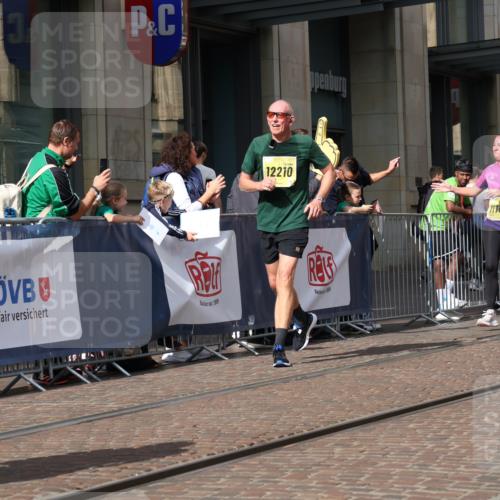13.09.2026 - 21. swb-Marathon Bremen Strokosch-Dieckow http://msf.ph/oto/10340525 13.09.2026 11:07:14 Ziel 10138, 10205, 10279, 10280, 10363, 10364, 10488, 10501, 10505, 10580, 10595, 10695, 10748, 10907, 10935, 11037, 11123, 11223, 11417, 11643, 11767, 11865, 11899, 11917, 11924, 11934, 12020, 12167, 12168, 12173, 12194, 12210, 12266, 12277, 12307, 12419, 12509, 12536, 10156, 10360, 10488, 11100, 11246, 11257, 11393, 11439, 11600, 11684, 11696, 11759, 11822, 11823, 12255, 12266 meine-sportfotos.de