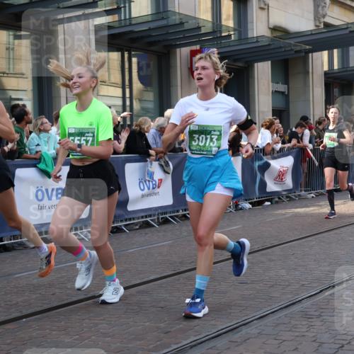 13.09.2026 - 21. swb-Marathon Bremen Strokosch-Dieckow http://msf.ph/oto/10340527 13.09.2026 13:27:21 Ziel 323, 440, 534, 593, 762, 857, 940, 1006, 1373, 1574, 1932, 2345, 2668, 2686, 3013, 3135, 3460, 3521, 3970, 4421, 4496, 4593, 4744, 5081, 5220, 5290, 5358, 5557, 5616, 6067, 6306, 6522, 7042, 7110, 7138, 7358, 8351, 9494, 9727, 13198, 242, 1493, 1494, 2454, 3273, 3385, 3496, 4121, 4397, 4558, 4563, 5358, 6071, 6288, 6776, 7072, 7849, 8219, 9159, 9343, 9511, 9760, 9854, 9878, 10112, 10113, 13147 meine-sportfotos.de