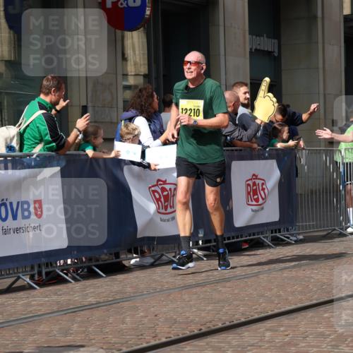 13.09.2026 - 21. swb-Marathon Bremen Strokosch-Dieckow http://msf.ph/oto/10340543 13.09.2026 11:07:14 Ziel 10138, 10205, 10279, 10280, 10363, 10364, 10488, 10501, 10505, 10580, 10595, 10695, 10748, 10907, 10935, 11037, 11123, 11223, 11417, 11643, 11767, 11865, 11899, 11917, 11924, 11934, 12020, 12167, 12168, 12173, 12194, 12210, 12266, 12277, 12307, 12419, 12509, 12536, 10156, 10360, 10488, 11100, 11246, 11257, 11393, 11439, 11600, 11684, 11696, 11759, 11822, 11823, 12255, 12266 meine-sportfotos.de