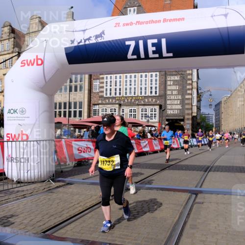 13.09.2026 - 21. swb-Marathon Bremen Tim E. http://msf.ph/oto/10340586 13.09.2026 11:10:30 Ziel 10361, 10362, 10751, 10963, 11080, 11382, 11725, 11732, 11933, 12117, 12207, 12293 meine-sportfotos.de