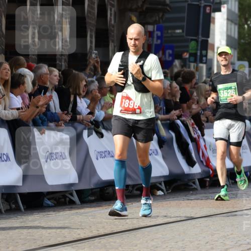 13.09.2026 - 21. swb-Marathon Bremen Strokosch-Dieckow http://msf.ph/oto/10340624 13.09.2026 13:26:28 Ziel 1896, 2062, 2666, 3248, 3516, 3983, 4476, 4723, 4724, 5558, 5854, 5906, 5934, 6605, 6886, 8361, 8592, 8635, 9266, 9794, 1368, 2779, 3526, 3852, 4077, 4598, 6289, 6375, 6548, 9260 meine-sportfotos.de