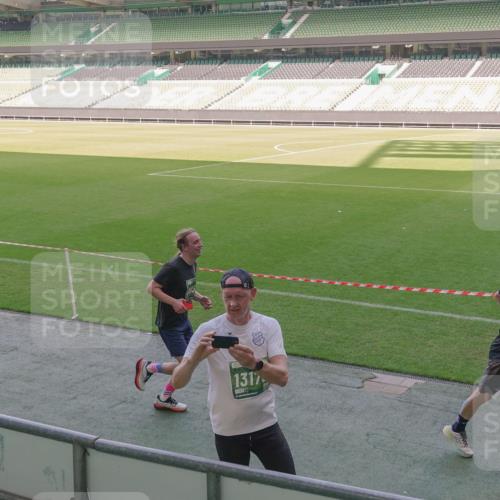13.09.2026 - 21. swb-Marathon Bremen Michael Burmester http://msf.ph/oto/10340627 13.09.2026 13:21:30 Laufen im Stadion 128, 258, 343, 351, 423, 441, 601, 620, 704, 782, 851, 1060, 1094, 1129, 1158, 1177, 1316, 1344, 1409, 1417, 1439, 1446, 1518, 1669, 1676, 1697, 1729, 1756, 1808, 1815, 1846, 2010, 2064, 2139, 2201, 2258, 2278, 2290, 2349, 2394, 2395, 2414, 2417, 2437, 2501, 2519, 2533, 2551, 2588, 2619, 2632, 2652, 2660, 2685, 2694, 2695, 2736, 2793, 2828, 2886, 2954, 2964, 2995, 3004, 3010, 3017, 3018, 3022, 3034, 3035, 3036, 3037, 3070, 3074, 3102, 3139, 3144, 3225, 3264, 3310, 3682 meine-sportfotos.de
