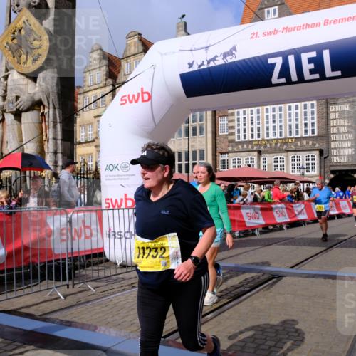 13.09.2026 - 21. swb-Marathon Bremen Tim E. http://msf.ph/oto/10340644 13.09.2026 11:10:31 Ziel 10361, 10362, 10706, 10751, 10963, 11080, 11382, 11725, 11732, 11933, 12117, 12207, 12293 meine-sportfotos.de