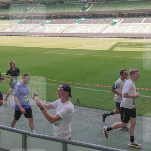 13.09.2026 - 21. swb-Marathon Bremen Michael Burmester http://msf.ph/oto/10340652 13.09.2026 13:21:34 Laufen im Stadion 128, 258, 343, 351, 423, 441, 601, 620, 704, 782, 851, 1060, 1094, 1129, 1158, 1177, 1316, 1344, 1409, 1417, 1439, 1446, 1518, 1669, 1676, 1697, 1729, 1756, 1808, 1815, 1846, 2010, 2064, 2139, 2201, 2258, 2278, 2290, 2349, 2394, 2395, 2414, 2417, 2437, 2501, 2519, 2533, 2551, 2588, 2619, 2632, 2652, 2660, 2685, 2694, 2695, 2711, 2736, 2793, 2828, 2886, 2954, 2964, 2995, 3004, 3010, 3017, 3018, 3022, 3034, 3035, 3036, 3037, 3070, 3074, 3102, 3139, 3144, 3225, 3264, 3351, 3682 meine-sportfotos.de