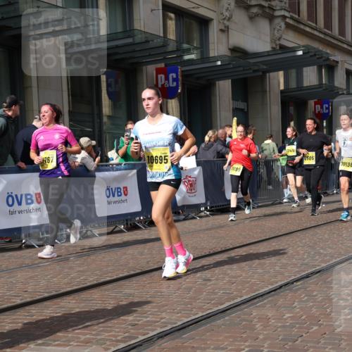 13.09.2026 - 21. swb-Marathon Bremen Strokosch-Dieckow http://msf.ph/oto/10340678 13.09.2026 11:07:18 Ziel 10138, 10279, 10280, 10363, 10364, 10501, 10505, 10580, 10595, 10661, 10695, 10748, 10830, 10871, 10907, 10935, 11037, 11223, 11417, 11515, 11643, 11767, 11865, 11899, 11924, 11934, 12097, 12167, 12168, 12194, 12210, 12277, 12307, 12419, 12509, 10156, 10205, 10360, 10488, 10748, 11100, 11123, 11246, 11257, 11393, 11439, 11600, 11684, 11696, 11759, 11822, 11823, 11917, 12020, 12173, 12255, 12266 meine-sportfotos.de
