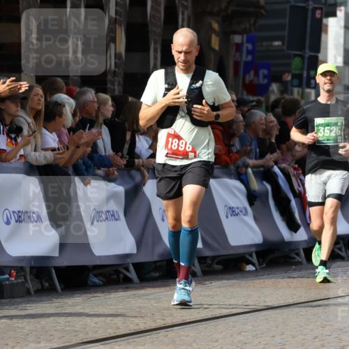 13.09.2026 - 21. swb-Marathon Bremen Strokosch-Dieckow http://msf.ph/oto/10340715 13.09.2026 13:26:28 Ziel 1896, 2062, 2666, 3248, 3516, 3983, 4476, 4723, 4724, 5558, 5854, 5906, 5934, 6605, 6886, 8361, 8592, 8635, 9266, 9794, 1368, 2779, 3526, 3852, 4077, 4598, 6289, 6375, 6548, 9260 meine-sportfotos.de