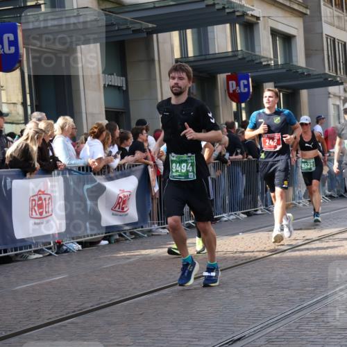 13.09.2026 - 21. swb-Marathon Bremen Strokosch-Dieckow http://msf.ph/oto/10340726 13.09.2026 13:27:26 Ziel 323, 440, 488, 534, 762, 857, 940, 1006, 1456, 1932, 2668, 2686, 3013, 3135, 3460, 3521, 3576, 3970, 4106, 4133, 4265, 4421, 4496, 4593, 4744, 5081, 5462, 5557, 6067, 6468, 6522, 7042, 7138, 7358, 8351, 9067, 9494, 9727, 13198, 242, 593, 940, 1373, 1493, 1494, 1574, 2345, 2454, 3273, 3385, 3496, 4121, 4558, 5220, 5290, 5358, 5616, 6071, 6288, 6306, 6776, 7072, 7110, 7849, 8219, 9159, 9343, 9760, 10112, 10113, 13147 meine-sportfotos.de
