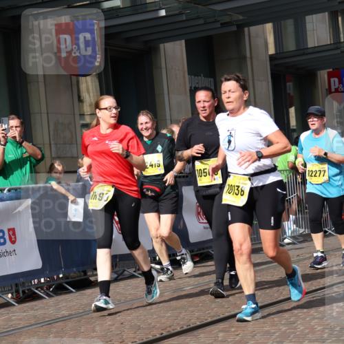 13.09.2026 - 21. swb-Marathon Bremen Strokosch-Dieckow http://msf.ph/oto/10340747 13.09.2026 11:07:19 Ziel 10138, 10279, 10280, 10363, 10364, 10501, 10505, 10580, 10595, 10661, 10695, 10830, 10871, 10907, 10935, 10937, 11037, 11223, 11417, 11515, 11643, 11767, 11865, 11899, 11924, 11934, 12097, 12167, 12168, 12194, 12210, 12277, 12307, 12419, 12509, 10156, 10205, 10360, 10488, 10748, 11100, 11123, 11246, 11257, 11393, 11417, 11439, 11600, 11684, 11696, 11759, 11822, 11823, 11865, 11917, 12020, 12173, 12255, 12266 meine-sportfotos.de