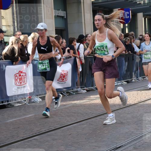 13.09.2026 - 21. swb-Marathon Bremen Strokosch-Dieckow http://msf.ph/oto/10340802 13.09.2026 13:27:29 Ziel 440, 488, 534, 762, 857, 1456, 1932, 2668, 2686, 3013, 3135, 3460, 3480, 3576, 3970, 4106, 4133, 4265, 4421, 4496, 4593, 4744, 5081, 5462, 5557, 6067, 6468, 6522, 7042, 7138, 7358, 8188, 8351, 9067, 9145, 9494, 9727, 13069, 13198, 242, 323, 593, 940, 1006, 1373, 1574, 2345, 2668, 3273, 3385, 3496, 3521, 4558, 5220, 5290, 5358, 5616, 6071, 6288, 6306, 6776, 7110, 7849, 8219, 9159, 9343, 9760, 10112, 10113, 13147 meine-sportfotos.de