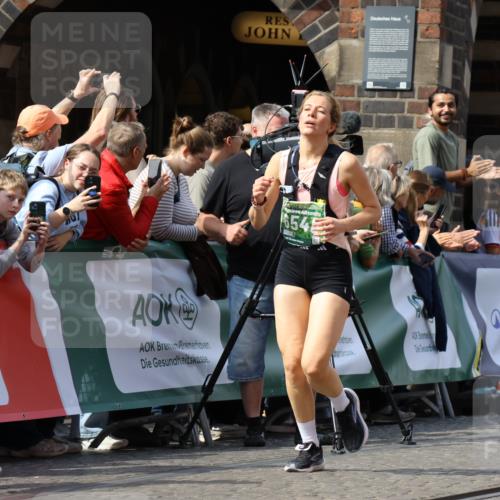 13.09.2026 - 21. swb-Marathon Bremen Strokosch-Dieckow http://msf.ph/oto/10340806 13.09.2026 13:26:35 Ziel 1649, 1896, 2434, 2658, 2666, 3983, 4723, 4724, 5747, 5854, 5906, 5934, 5992, 6230, 6639, 6886, 7626, 8635, 8817, 2779, 3852, 3893, 4441, 4598, 4919, 5054, 5937, 6289, 6314, 6375, 6548, 6580, 8112, 9551, 13097 meine-sportfotos.de