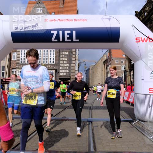 13.09.2026 - 21. swb-Marathon Bremen Tim E. http://msf.ph/oto/10340834 13.09.2026 11:10:41 Ziel 10002, 10169, 10247, 10361, 10362, 10422, 10706, 10719, 10791, 10890, 10963, 11080, 11300, 11382, 11725, 11732, 11957, 11982, 12227, 12293, 12454, 12550 meine-sportfotos.de