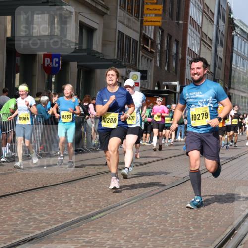 13.09.2026 - 21. swb-Marathon Bremen Strokosch-Dieckow http://msf.ph/oto/10340843 13.09.2026 11:07:23 Ziel 10138, 10279, 10280, 10363, 10364, 10501, 10505, 10580, 10595, 10661, 10674, 10830, 10871, 10907, 10935, 10937, 11037, 11223, 11515, 11643, 11899, 11924, 11934, 12024, 12097, 12167, 12168, 12194, 12277, 12307, 12419, 12509, 12511, 12512, 10156, 10205, 10360, 10488, 10695, 10748, 11100, 11123, 11246, 11393, 11417, 11439, 11600, 11684, 11696, 11759, 11767, 11822, 11823, 11865, 11917, 12020, 12173, 12210, 12255, 12266 meine-sportfotos.de