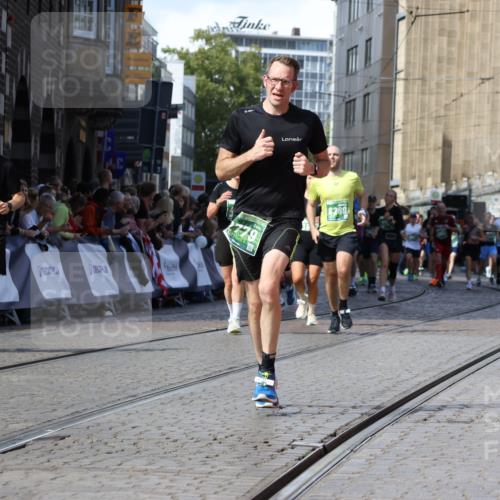 13.09.2026 - 21. swb-Marathon Bremen Strokosch-Dieckow http://msf.ph/oto/10340851 13.09.2026 13:26:37 Ziel 1649, 1896, 2434, 2658, 3603, 3983, 4723, 4724, 5747, 5854, 5906, 5934, 5992, 6230, 6639, 6886, 7626, 8635, 8817, 13195, 2779, 3852, 3893, 4441, 4598, 4919, 5054, 5937, 6289, 6314, 6375, 6580, 8112, 8303, 9551, 13097 meine-sportfotos.de