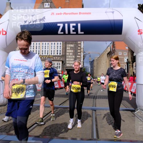 13.09.2026 - 21. swb-Marathon Bremen Tim E. http://msf.ph/oto/10340859 13.09.2026 11:10:41 Ziel 10002, 10169, 10247, 10361, 10362, 10422, 10706, 10719, 10791, 10890, 10963, 11080, 11300, 11382, 11725, 11732, 11957, 11982, 12227, 12293, 12454, 12550 meine-sportfotos.de