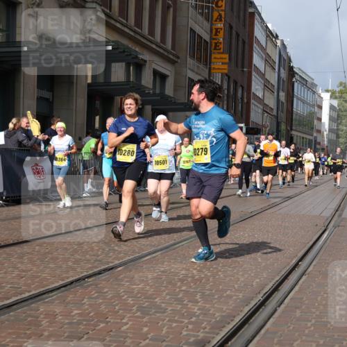13.09.2026 - 21. swb-Marathon Bremen Strokosch-Dieckow http://msf.ph/oto/10340878 13.09.2026 11:07:24 Ziel 10138, 10279, 10280, 10363, 10364, 10501, 10505, 10580, 10595, 10661, 10674, 10830, 10871, 10907, 10935, 10937, 11037, 11223, 11515, 11643, 11899, 11924, 11934, 12024, 12097, 12167, 12168, 12194, 12277, 12307, 12419, 12509, 12511, 12512, 10156, 10205, 10360, 10488, 10695, 10748, 11100, 11123, 11246, 11393, 11417, 11439, 11600, 11684, 11696, 11759, 11767, 11822, 11823, 11865, 11917, 12020, 12173, 12210, 12255, 12266 meine-sportfotos.de