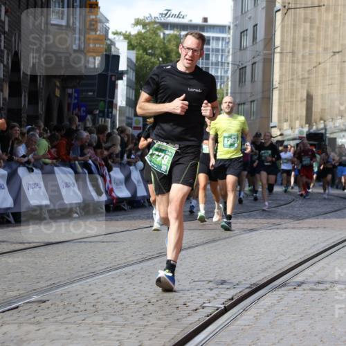 13.09.2026 - 21. swb-Marathon Bremen Strokosch-Dieckow http://msf.ph/oto/10340890 13.09.2026 13:26:37 Ziel 1649, 1896, 2434, 2658, 3603, 3983, 4723, 4724, 5747, 5854, 5906, 5934, 5992, 6230, 6639, 6886, 7626, 8635, 8817, 13195, 2779, 3852, 3893, 4441, 4598, 4919, 5054, 5937, 6289, 6314, 6375, 6580, 8112, 8303, 9551, 13097 meine-sportfotos.de