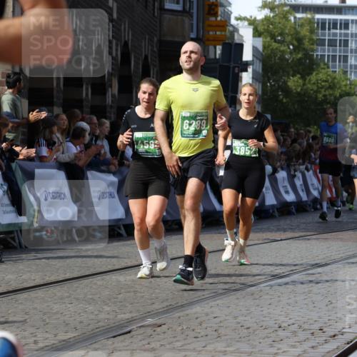 13.09.2026 - 21. swb-Marathon Bremen Strokosch-Dieckow http://msf.ph/oto/10340912 13.09.2026 13:26:40 Ziel 1649, 2434, 2658, 3603, 3983, 4723, 5747, 5854, 5906, 5934, 5992, 6230, 6639, 7626, 8817, 13195, 531, 3076, 3302, 3510, 3852, 3893, 4441, 4598, 4919, 5054, 5937, 5943, 6289, 6314, 6455, 6580, 7246, 7317, 8112, 8303, 9551, 13097 meine-sportfotos.de